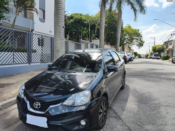 TOYOTA ETIOS 1.5 PLATINUM SEDAN 16V FLEX 4P AUTOMÁTICO